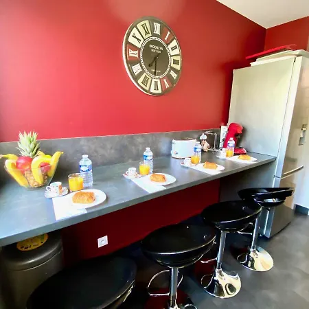 Saturne Yourhosthelper Apartman *