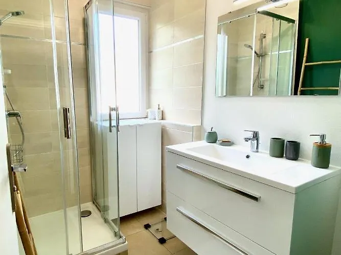 Saturne Yourhosthelper * Caen